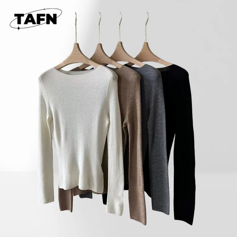 

100% Wool High-Quality Wool Knit Sweater for Women, Stylish Yet Comfortable Design Chunky Knit Sweater, Stay Warm AK0305