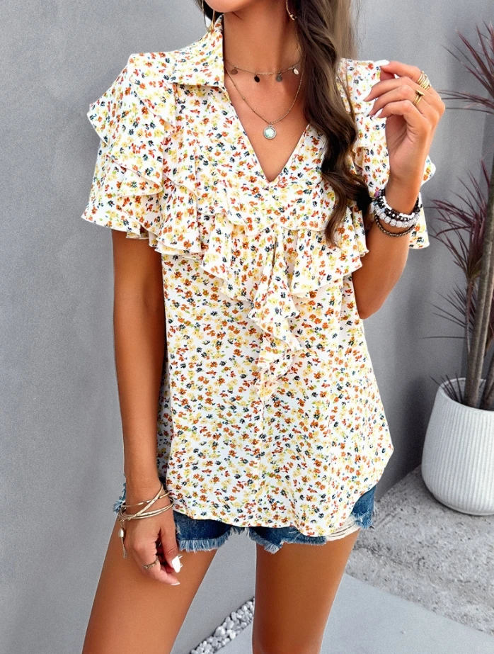 

Beautiful Girl 2024 Summer Temperament Printed Folded Edge Decoration V-Neck Short Sleeve Casual Loose T-Shirt In Stock