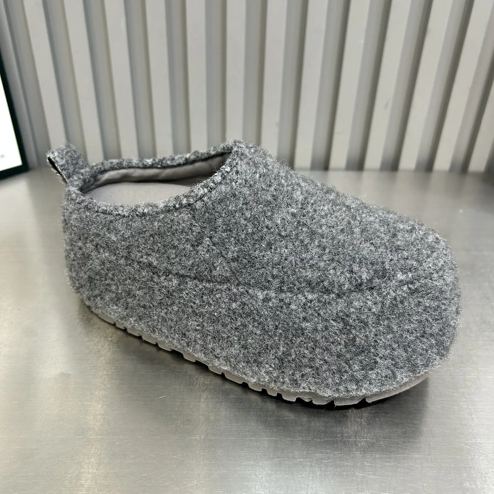 

Fashion Platform Slippers Women Autumn and Winter Fluffy Woolen Slippers Home Trendy Female Mules Lightweight Soft House Shoes