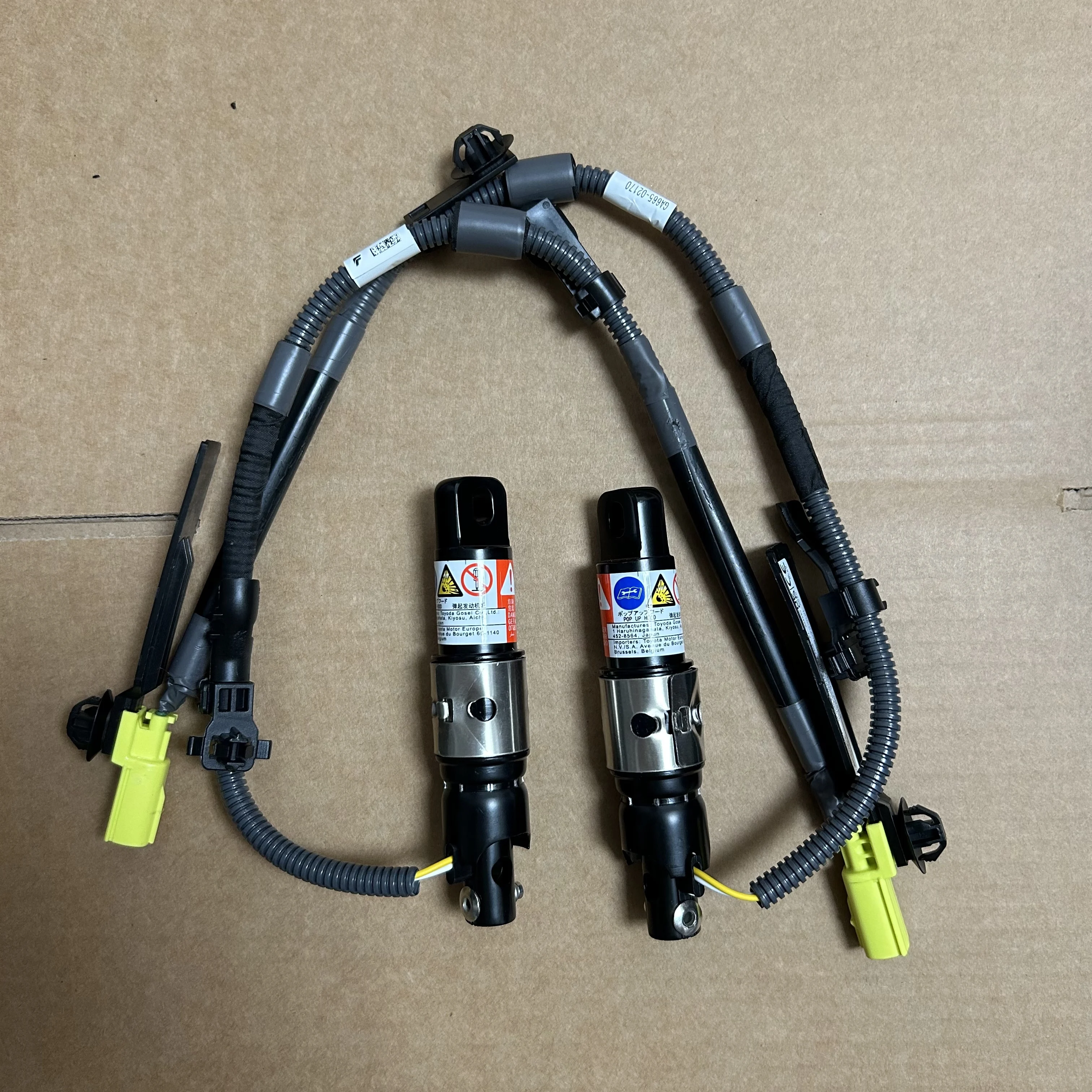 

1 пара 53460-33020 53460-33040 для Toyota Lexus 2018-2023 ES350/300H/200/260 стойки капота двигателя