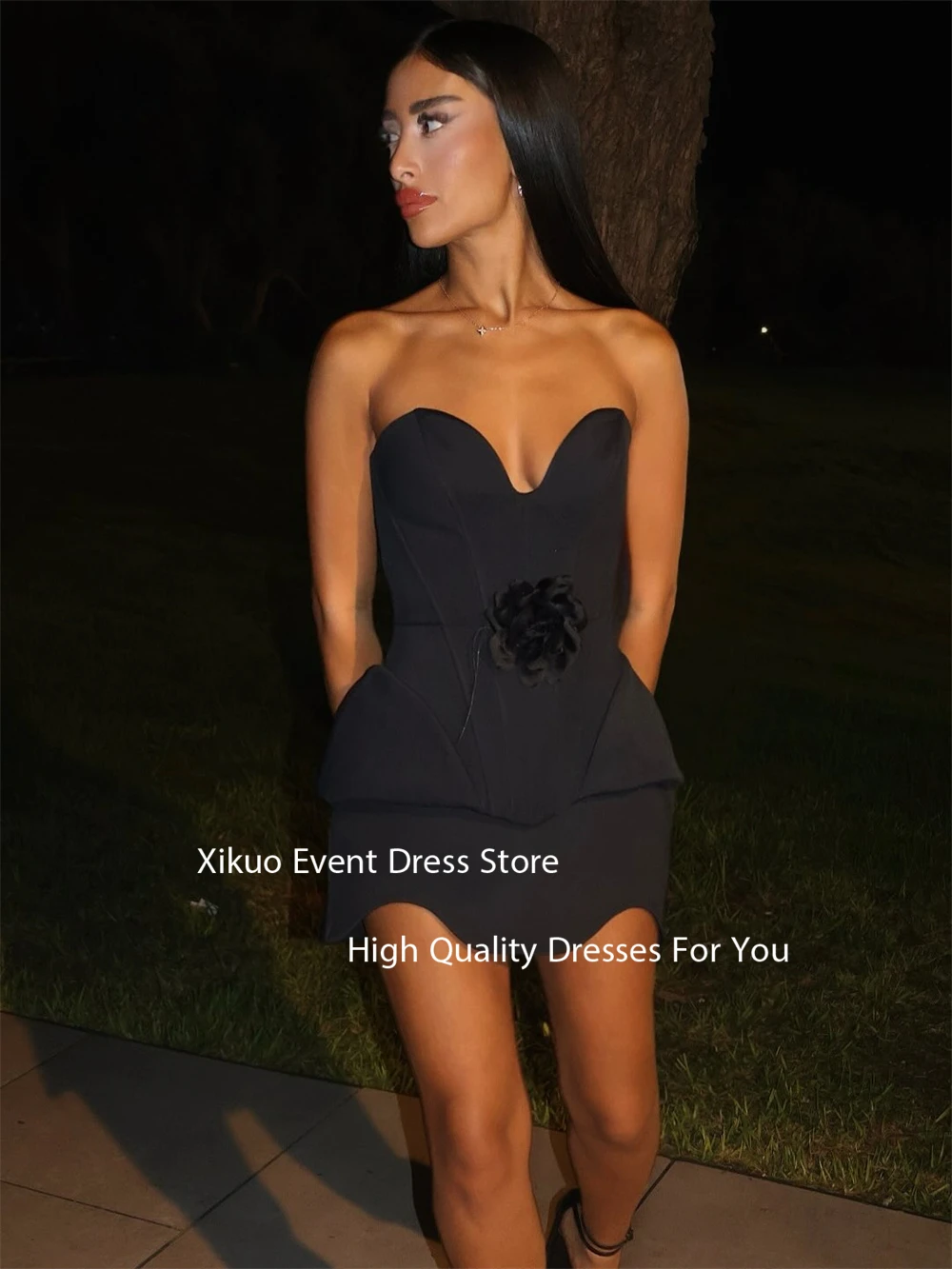 Xikuo فساتين حفلة موسيقية مفصلة بالزهور باللون الأسود، فساتين مناسبة مخصصة، فستان عصري على شكل قلب لحفلات العودة للوطن حسب الطلب