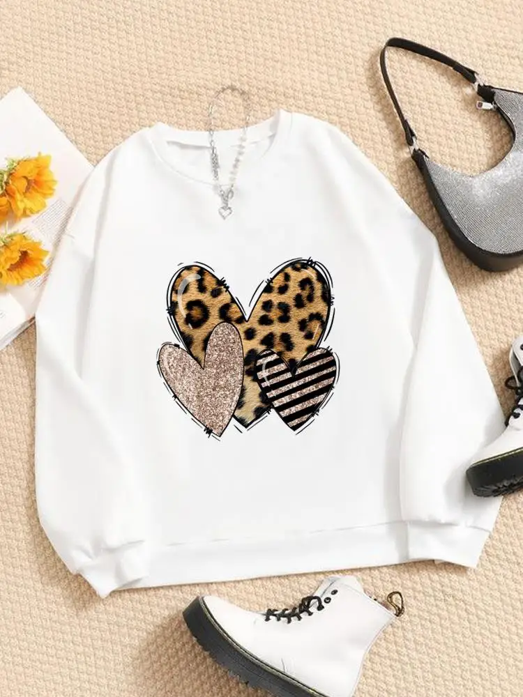 

Leopard Love Heart Style Clothing Lady Long Sleeve Winter Fashion Casual Women Print Fleece Pullovers Graphic Sweatshirts