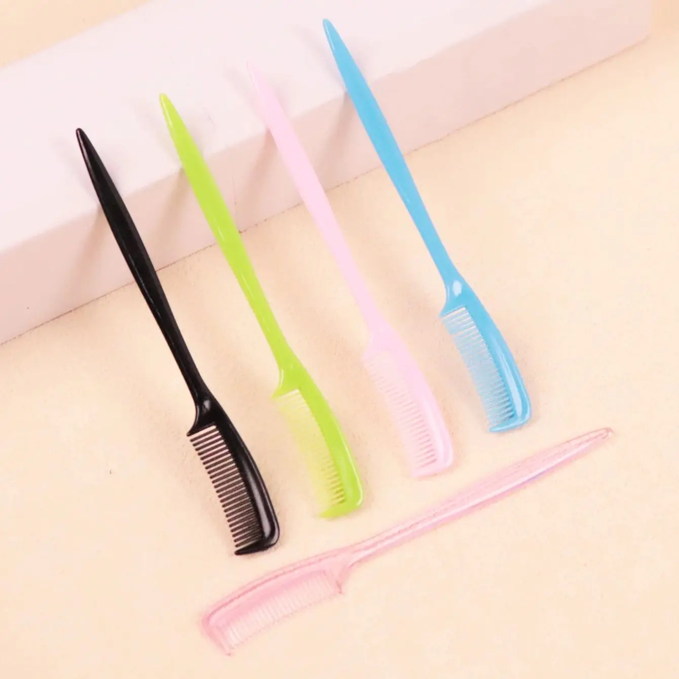5pcs multi-color plastic mini hair comb, used for styling hair, eyelashes, eyebrows Special for real hair wigs