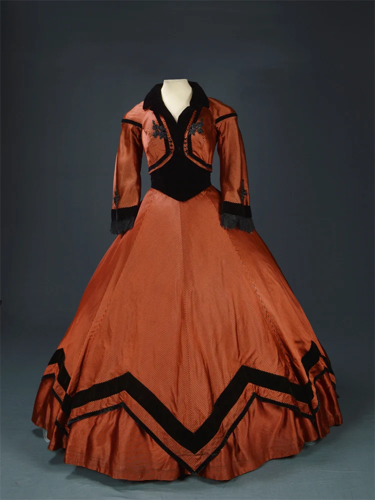 فيلم ثلاثة أشخاص عنيفين لورنا أزياء تنكرية للمحكمة الملكية الفيكتورية فستان حفلة الهالوين