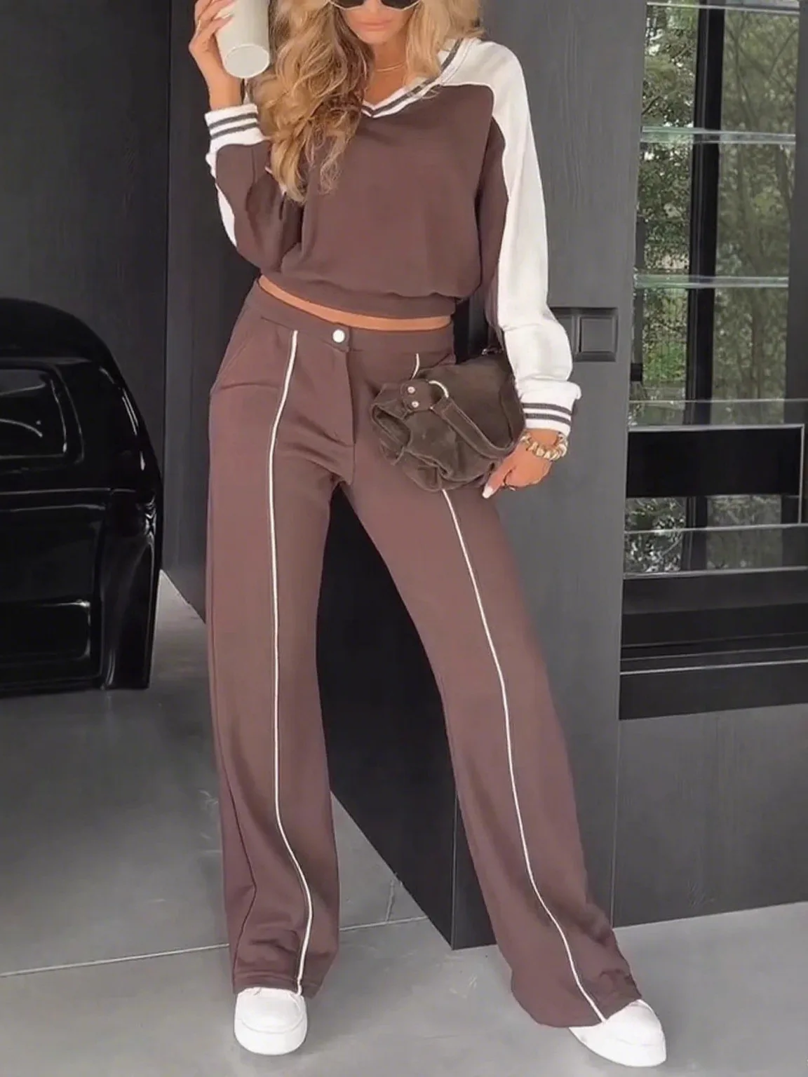 

Women's V-neck Two-Piece Set Contrasting Color Striped Long-Sleeved Top And Casual Long Pants Autumn Season Fashion Ensemble