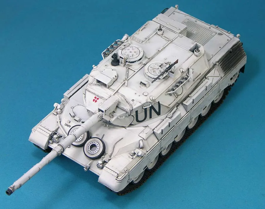 1:35 Scale Die-cast  Model Assembly Kit Danish Leopard 1A5DK Main Battle Tank Modification (no Etching) Unpainted