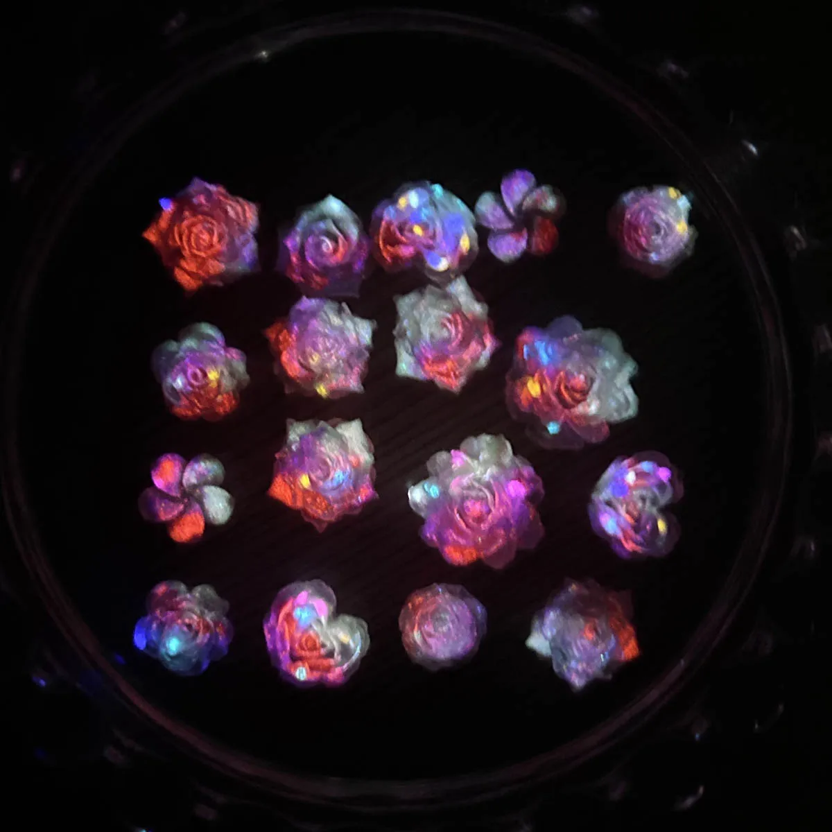 Sweet Creative Shinny Windmill Flower Rose Resin Nail Charms 3D Luminous Gradient Colored Blossoms Nail Art Decorations for DIY