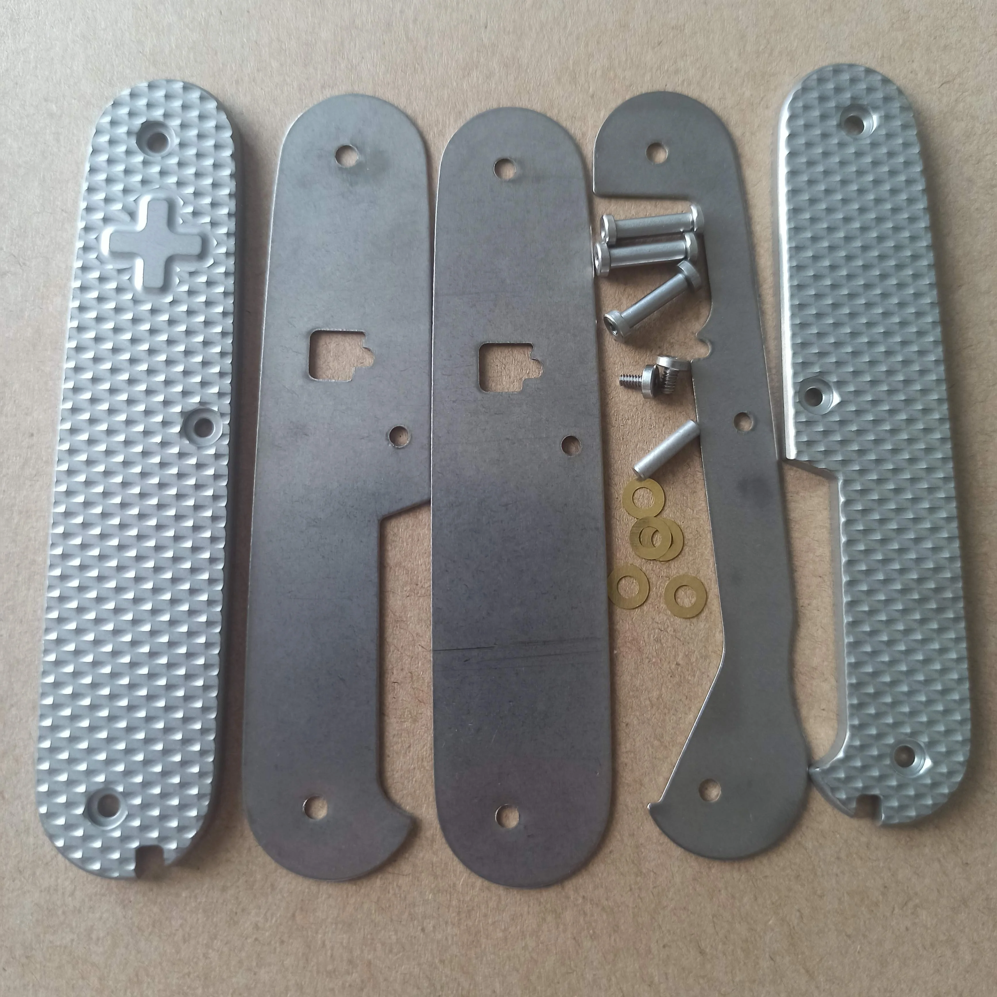 1 Pair Titanium Grip Handle Scales With cut-out for tweezers ， toothpick，corkscrew for 91mm Victorinox Swiss Army