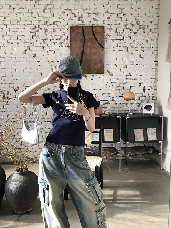 Retro American Blue ort Sve Slim Fit T-irt for Women Summer 2025 New Sle Hot Girl ort Length Cotton round Ne Top