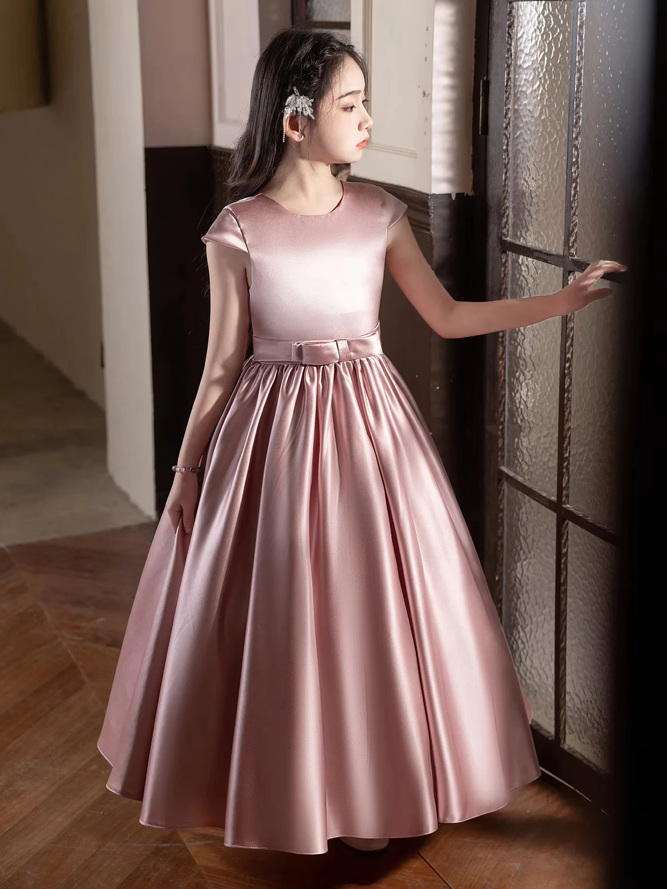 Luxury Satin Maxi Dress Cap Sleeve Back V Bow Belt Kids Formal Evening Gown Flower Girl Wedding Birthday Piano Performance Outfi