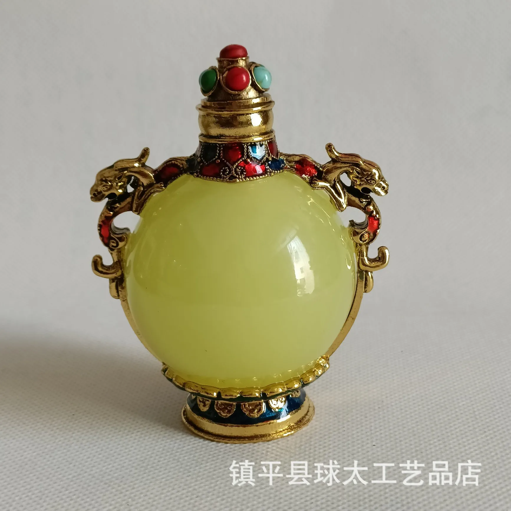 

Wholesale Antique Miscellaneous Crafts jade stone green Large Inlaid Snuff Bottle Copper Antique Snuff Bottle Ornament