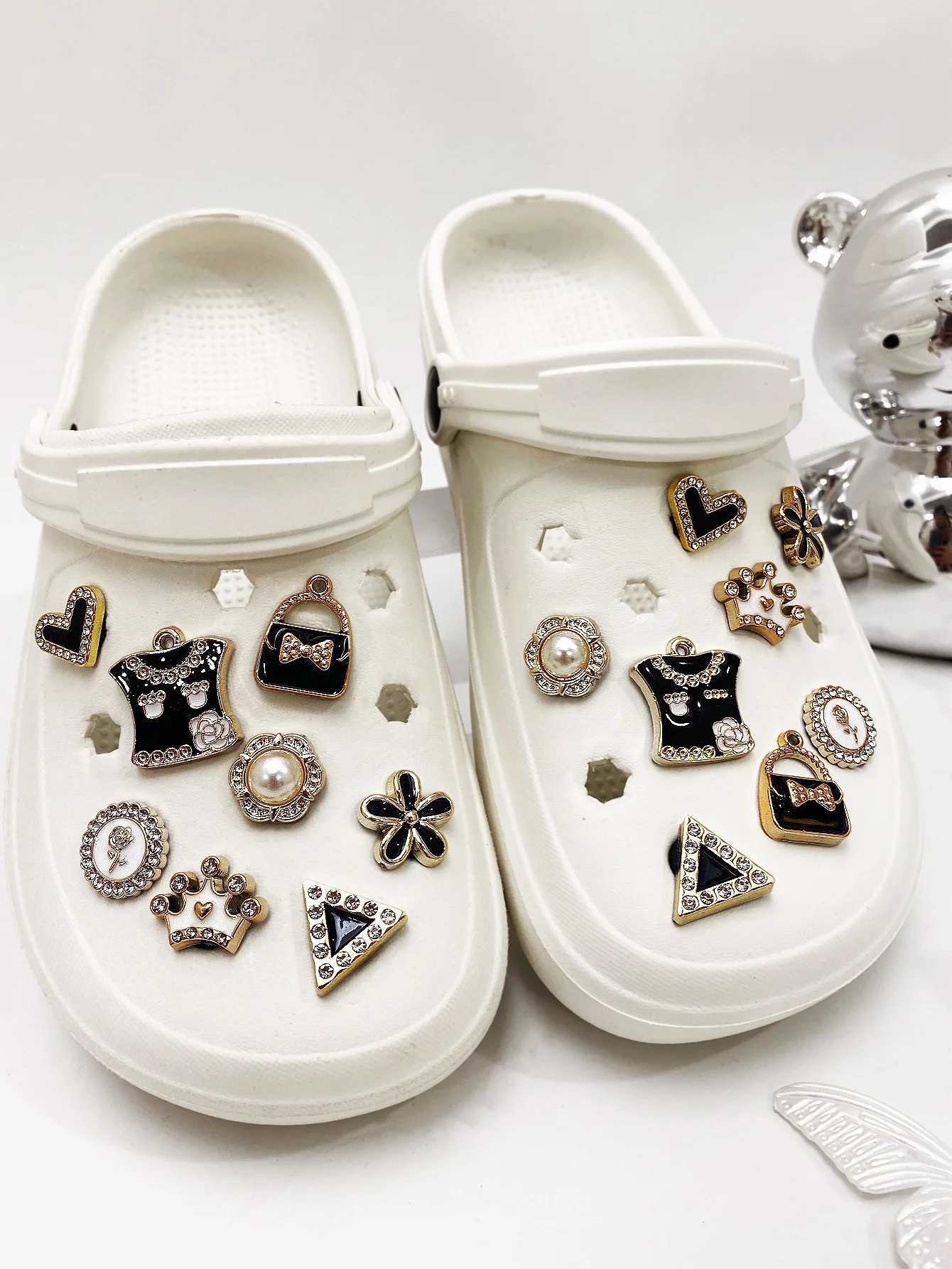 16 pcs Shoe Accessories (Black bag, Black Dress, Black Flowers, White Crown) Shoe Accessories - easy to install detachable DIY d