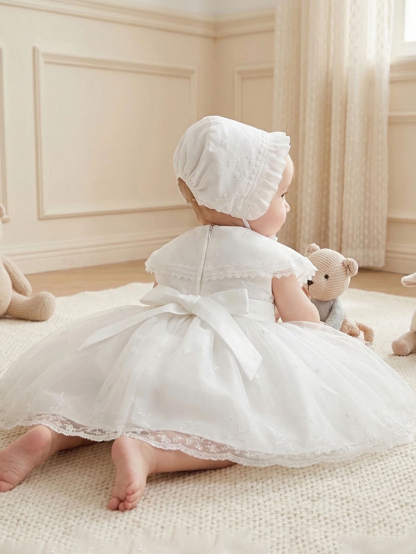 High-quality Lace Embroidered White Christening Dress for Baby Aged 0-2 Years. Suitable for Wedding, Birthday Party, With a Hat