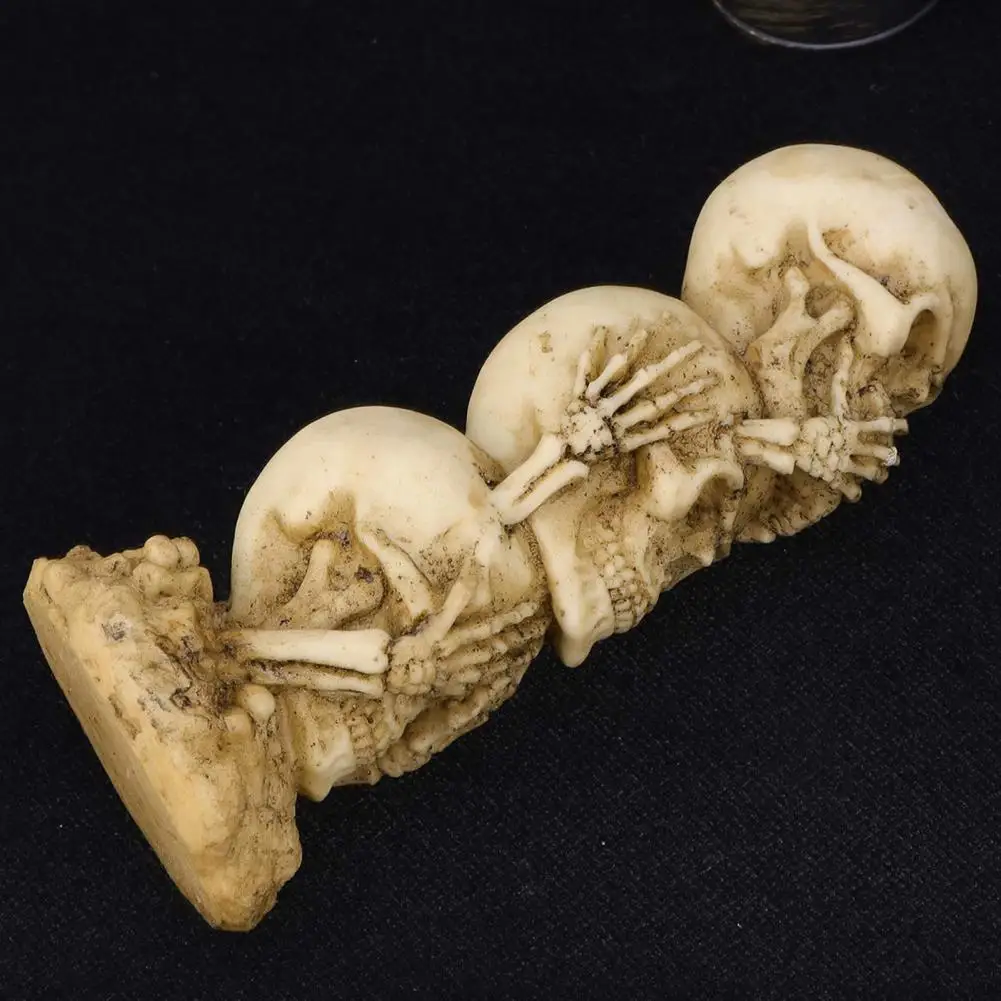 Home Accents Realistic Skull Statue Stacked Skull Heads Statue Resin See Speak Hear No Evil Figurine Halloween Table Decoration