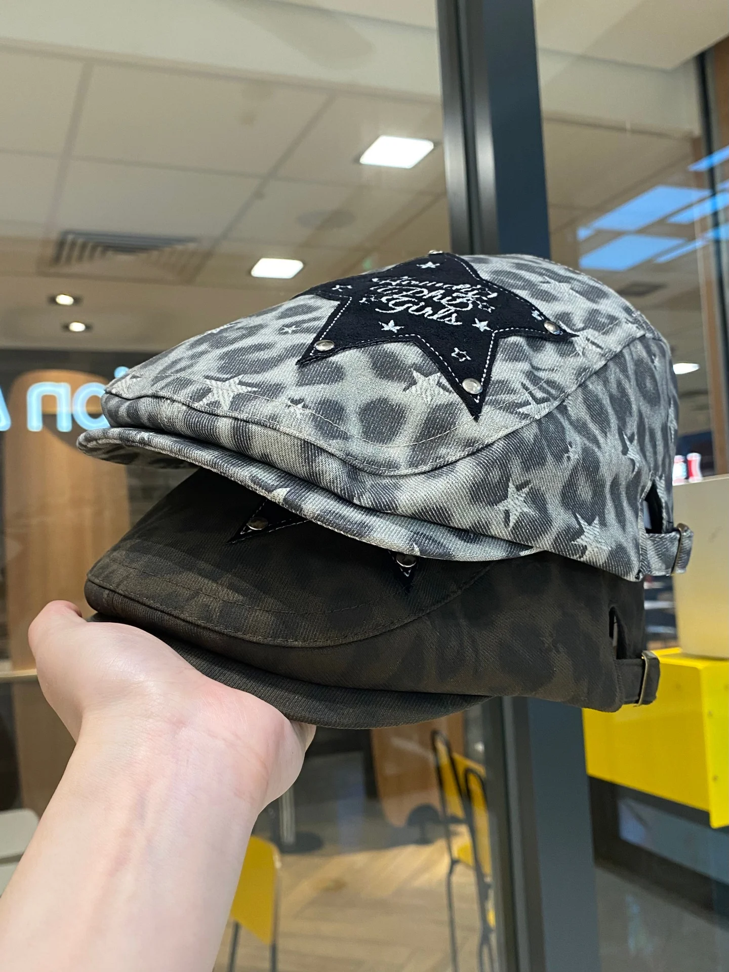 retro-american-leopard-print-beret-hat-women's-fashionable-spring-autumn-small-face-forward-cap-adjustable-duckbill-cap