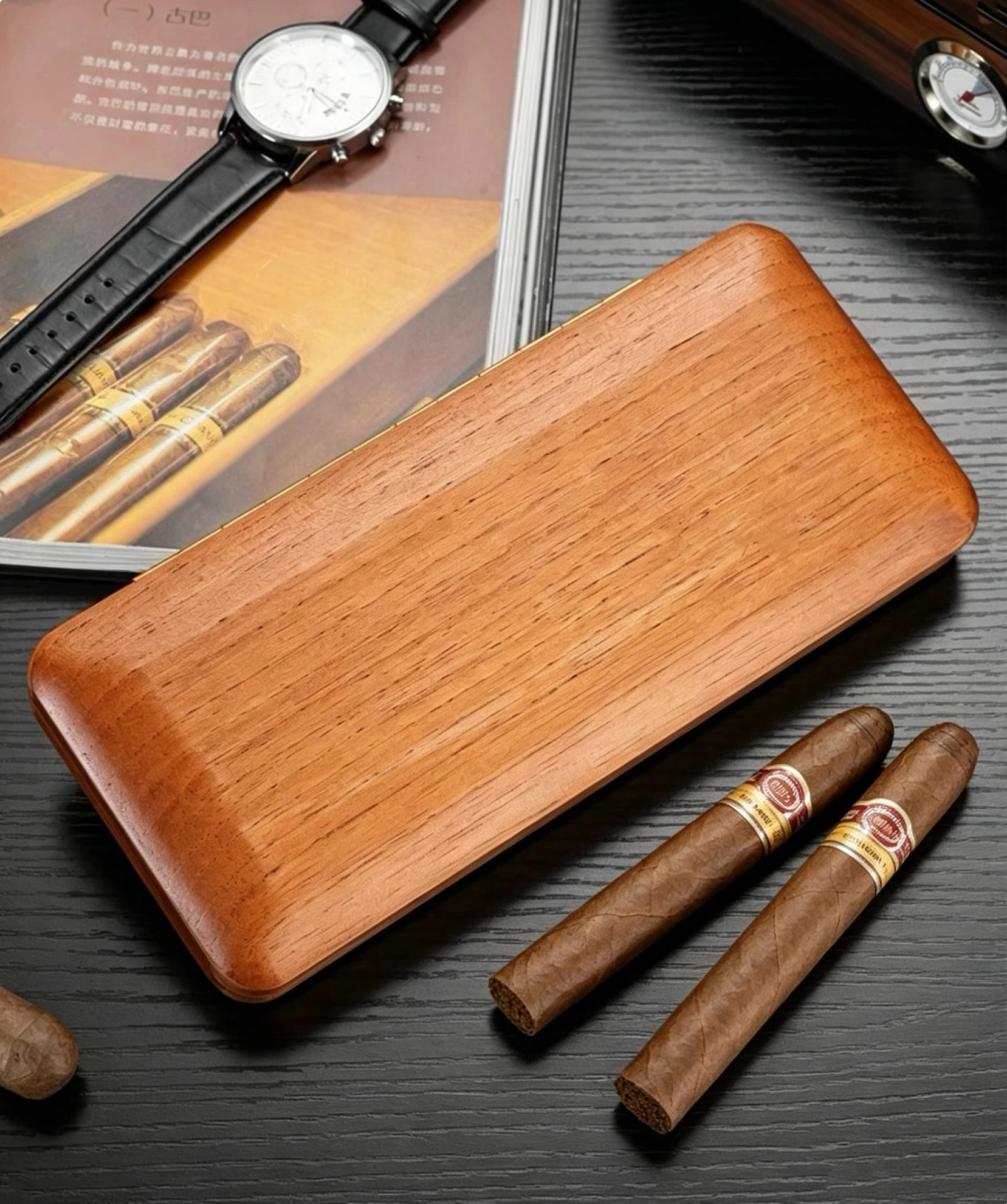 High End Lightweight Portable Cigar Box, Made Of Solid Wood Cedar, Can Be Carried With You When Going Out.