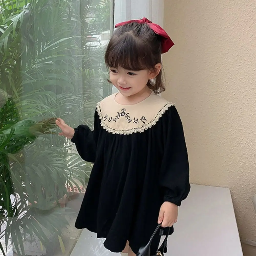 Embroidered Flowers Lace Princes Dress Pleated A-line Girls Long Dress Sweet Loose Children Long Sleeved Dress Spring/Fall