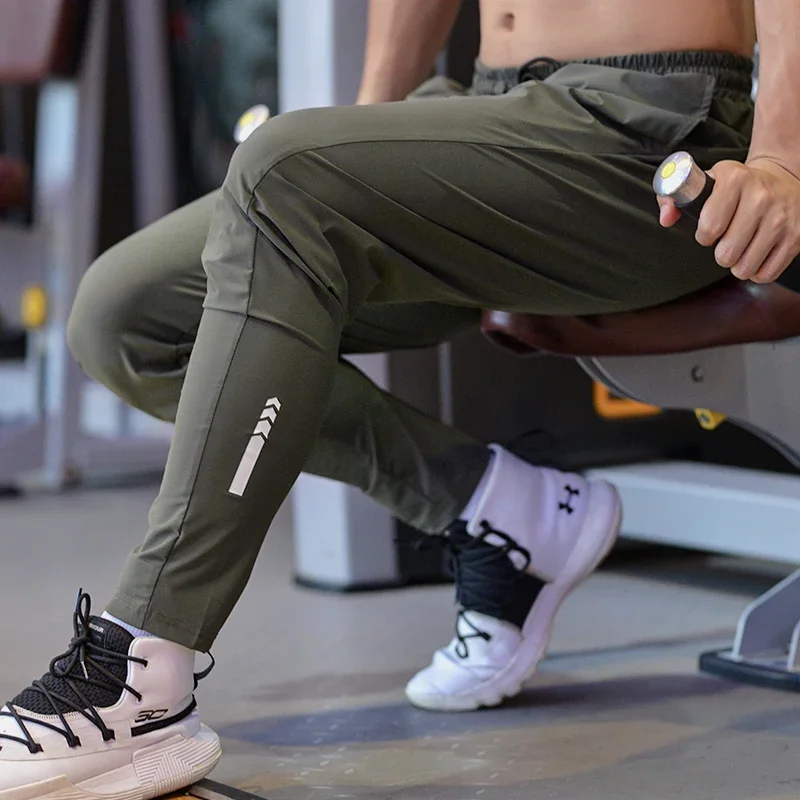 Summer Men Ice Silk Jogging Trousers Pants Fitness Running Stretch Pant Men\'s Breathable Sweatpants Training Sport Pants