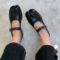 Women Split Toe Pig's Hoof Shoes Tabi Shoes Solid Color Low-top Shallow Buckle Strap Femme Leisure Ladies Fashion Flat Shoes