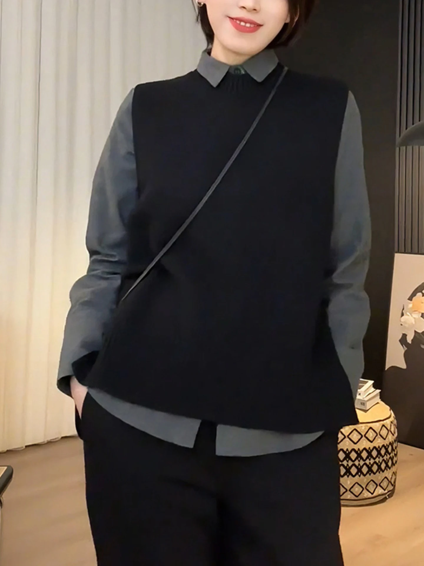 

Versatile Knitted Vest Casual Color round Ne Overlap Wear Women's Faion High-End Feeling Autumn Top Poetic Lin