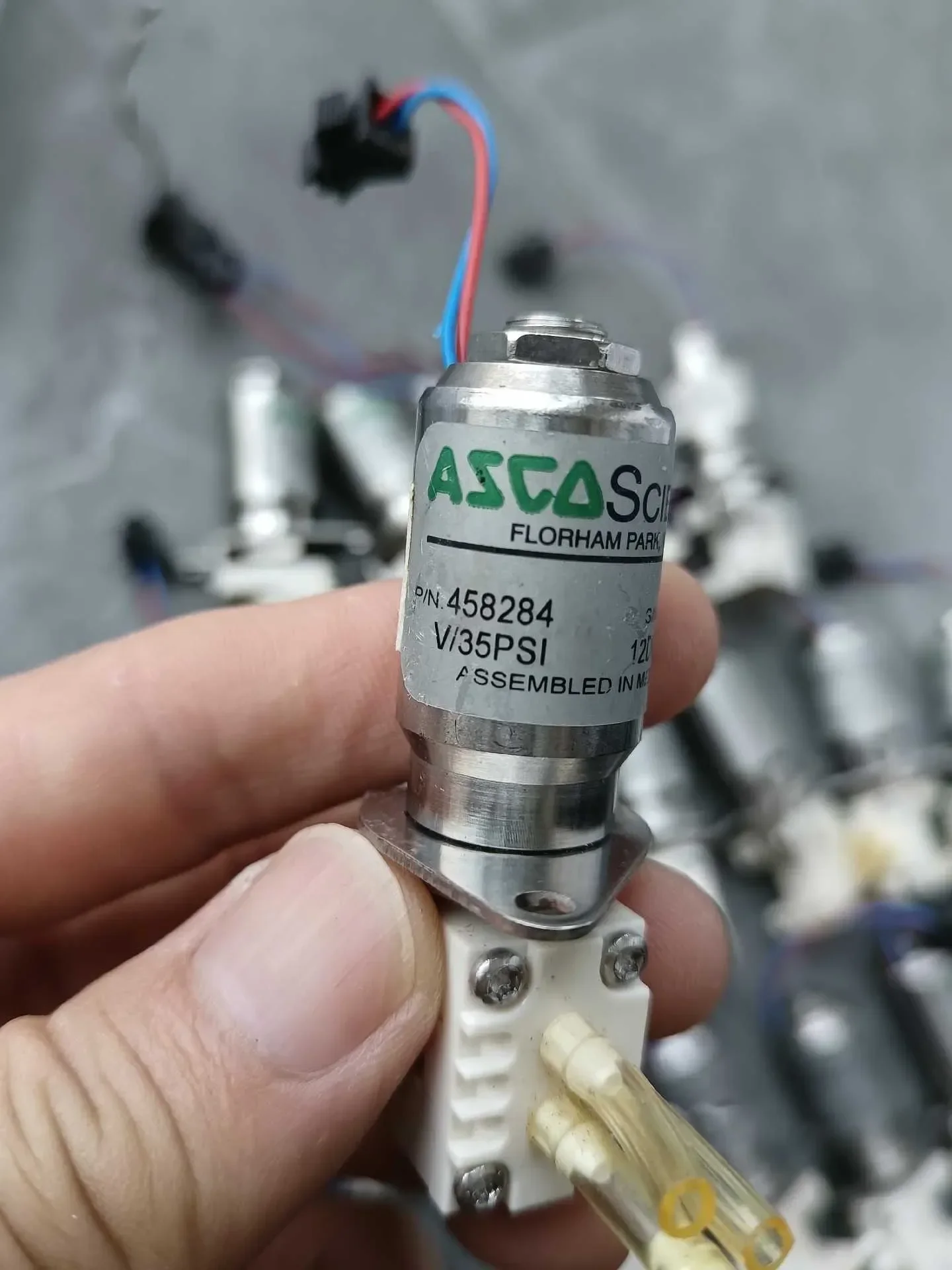 ASCO miniature DC solenoid valve three-way valve P/N: 458284