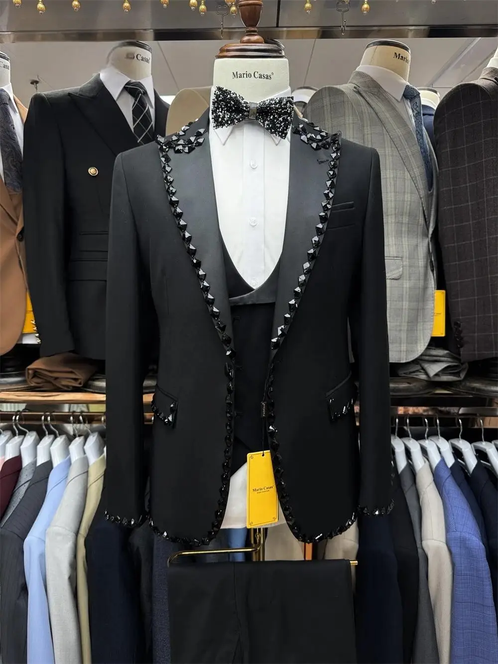 Black Men Suits Set 3 Pieces BlazerVest Pant Crystals Prom Groom Wedding Tuxedos Tailored Made Formal Office Jacket Outfit