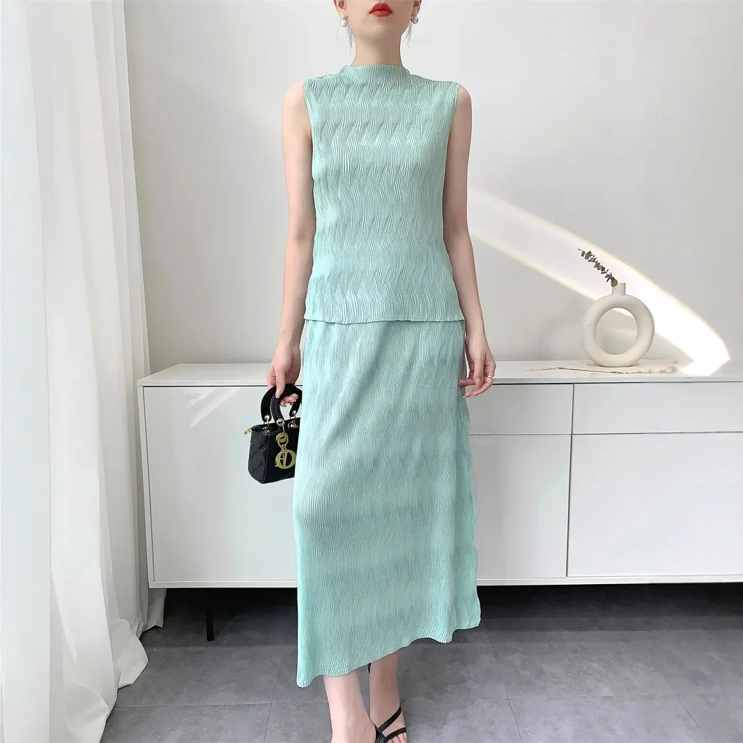 

Miyakaya Style Pleated Skirt Set 2025 New Solid Color Round Neck Sleeveless Vest Top + High Waist Skirt Two-piece Set for Women