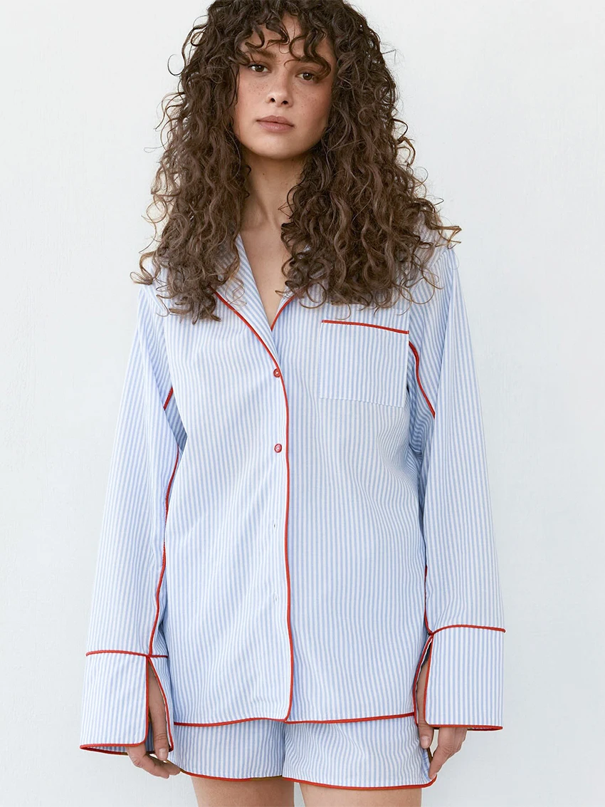 

Parc Fee модные свободные синие полосатые комплекты из двух предметов для женщин 2026 элегантная рубашка с длинными рукавами и шорты с высокой талией женский комплект