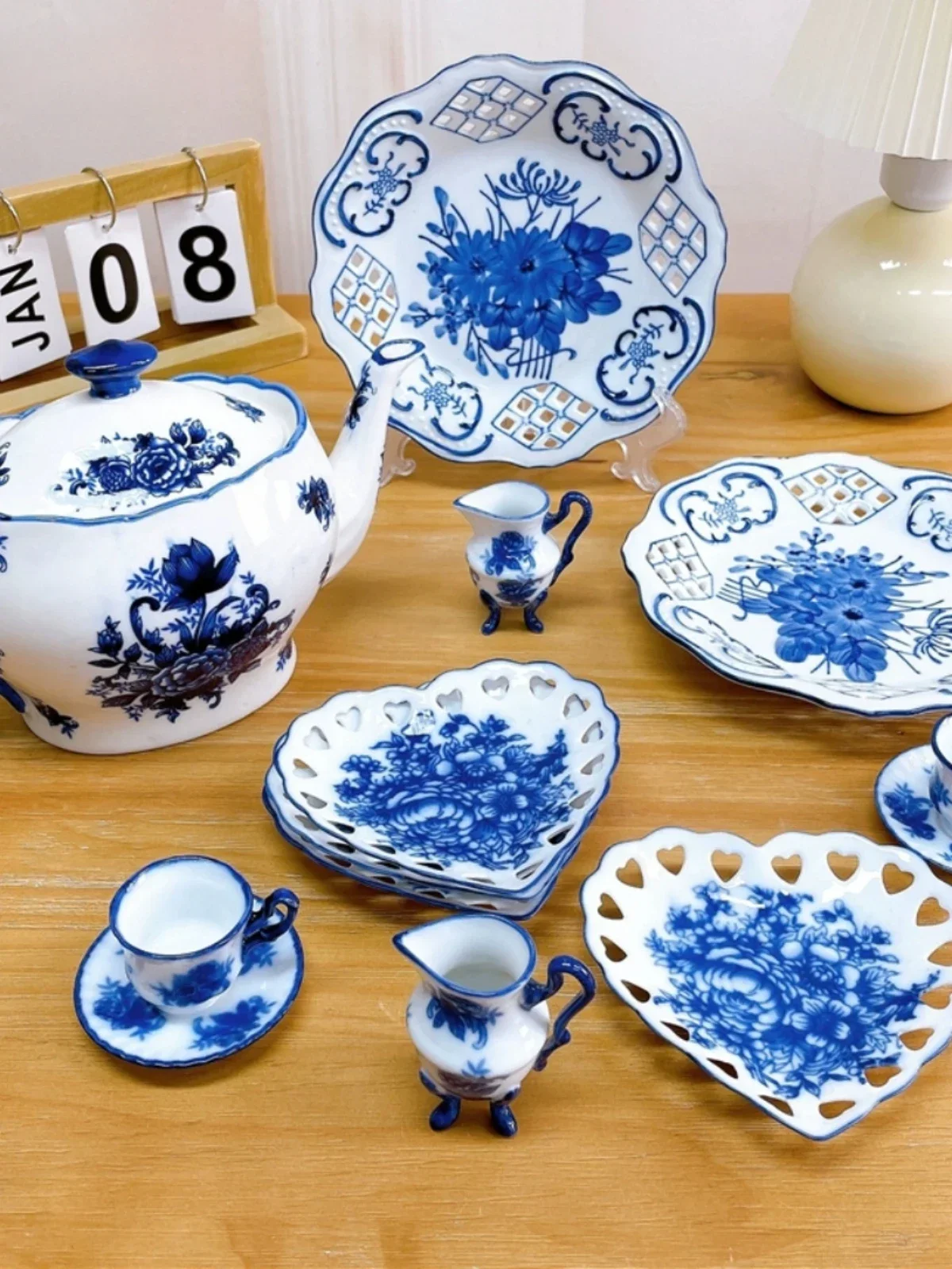 

Foreign trade ceramic household tableware plate fruit underglaze blue and white hand-painted teapot hollow plate