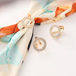 Fashion Women's Crystal Horseshoe Buckle Silk Scarf Brooches For Woman Gold Rings Clip Shawl Buckles Jewelry Accessori All-match