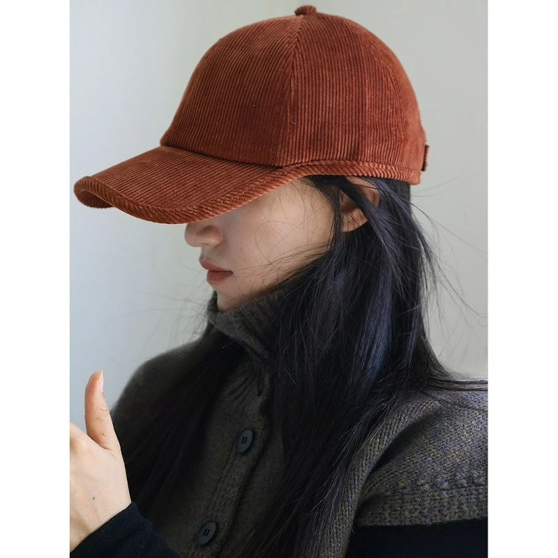 

Korean version new autumn and winter fashion simple temperament solid color warm corduroy duckbill cap baseball cap