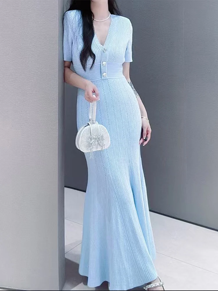 Blauwe korte mouwen V-hals gebreide lange jurken temperament elegante stretch Slanke damesjurk 2024 Herfst Nieuw