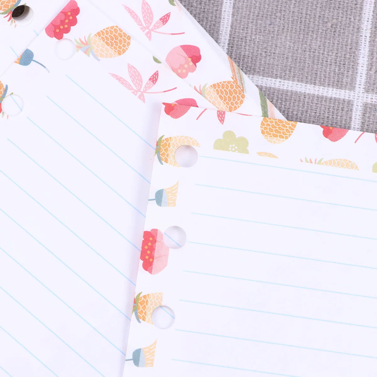 40 arkuszy/opakowanie Kolorowy papier A7 z 6 otworami Kreskówkowy bukiet poziomych linii Wkłady papierowe do spiralnego notesu Planner N