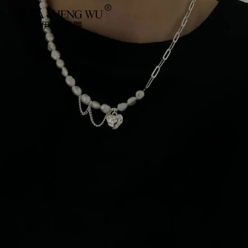 عقد من اللؤلؤ الفضي اللون للنساء ، سلسلة رائعة غير متماثلة ، الربط السلس للحب ، شعور تصميم ممتاز ، أزياء فاخرة خفيفة