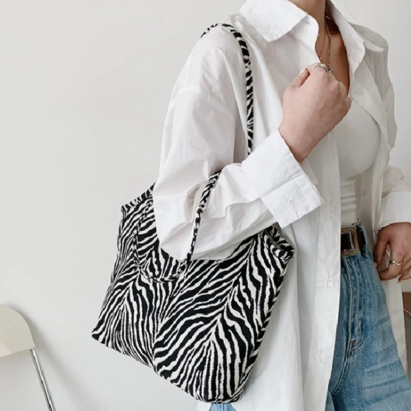 Zebra Stripes Pattern Tote Bag Ladies Large Capacity Shoulder Bag Travel Waterproof Shopping Bags for Women Purse and Handbag