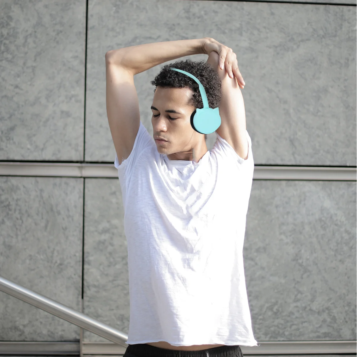 

1Pcs Cartoon Cat Headset Microphone on Ear Bass Headphone Comfortable Healthy for Girls Mobile Devices Headset