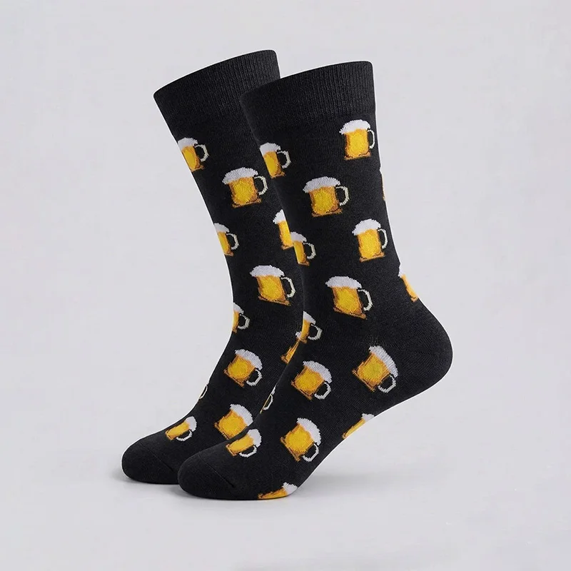

1 Pair of Unisex Socks with Black Background, Yellow Beer Mug and White Foam Pattern, Pure Black Ribbed Cuff, Polyester, Breathable, Fun, Mid-Calf Socks, Suitable for Everyday Wear