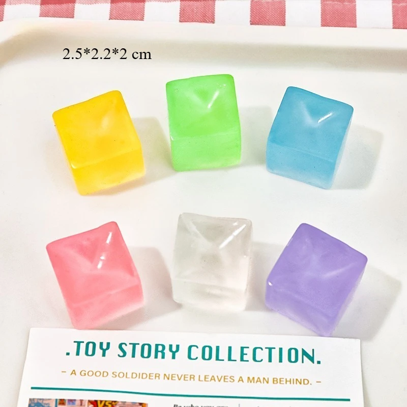 1 pz Squishy Cubo di Ghiaccio Agitarsi Giocattolo Palla Antistress Spremere Juguetes Divertidos Bomboniere per I Bambini Compleanno Premi in Aula  У