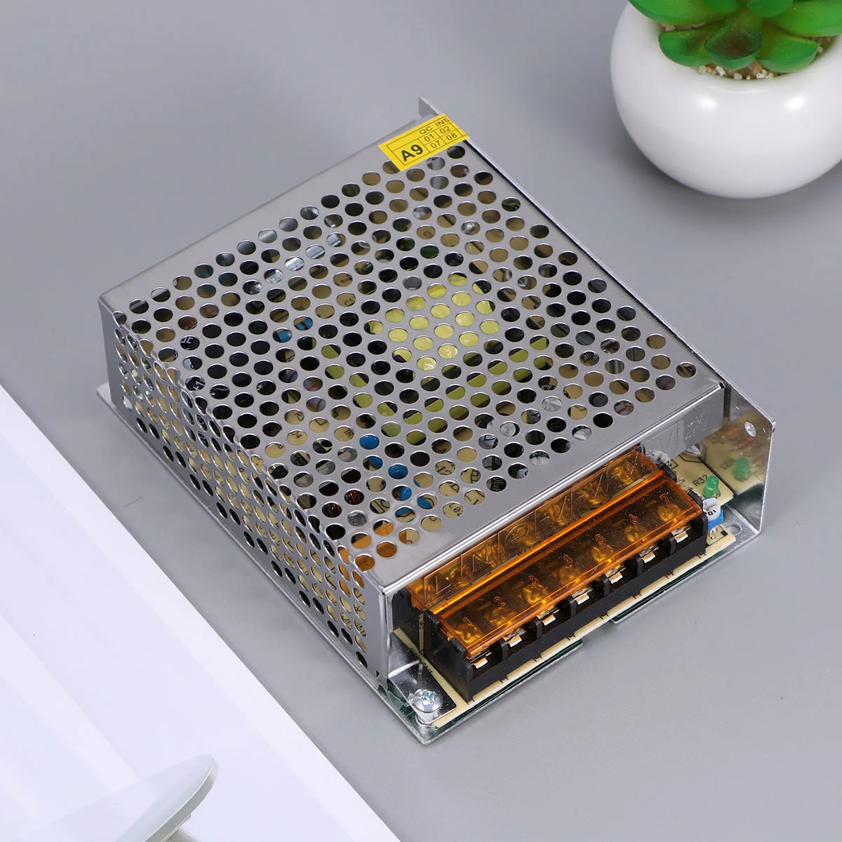 تيار مستمر 12 فولت 10A تحويل التيار الكهربائي سائق محول عالمي للأتمتة الصناعية شرائط ليد أضواء رصد الطاقة