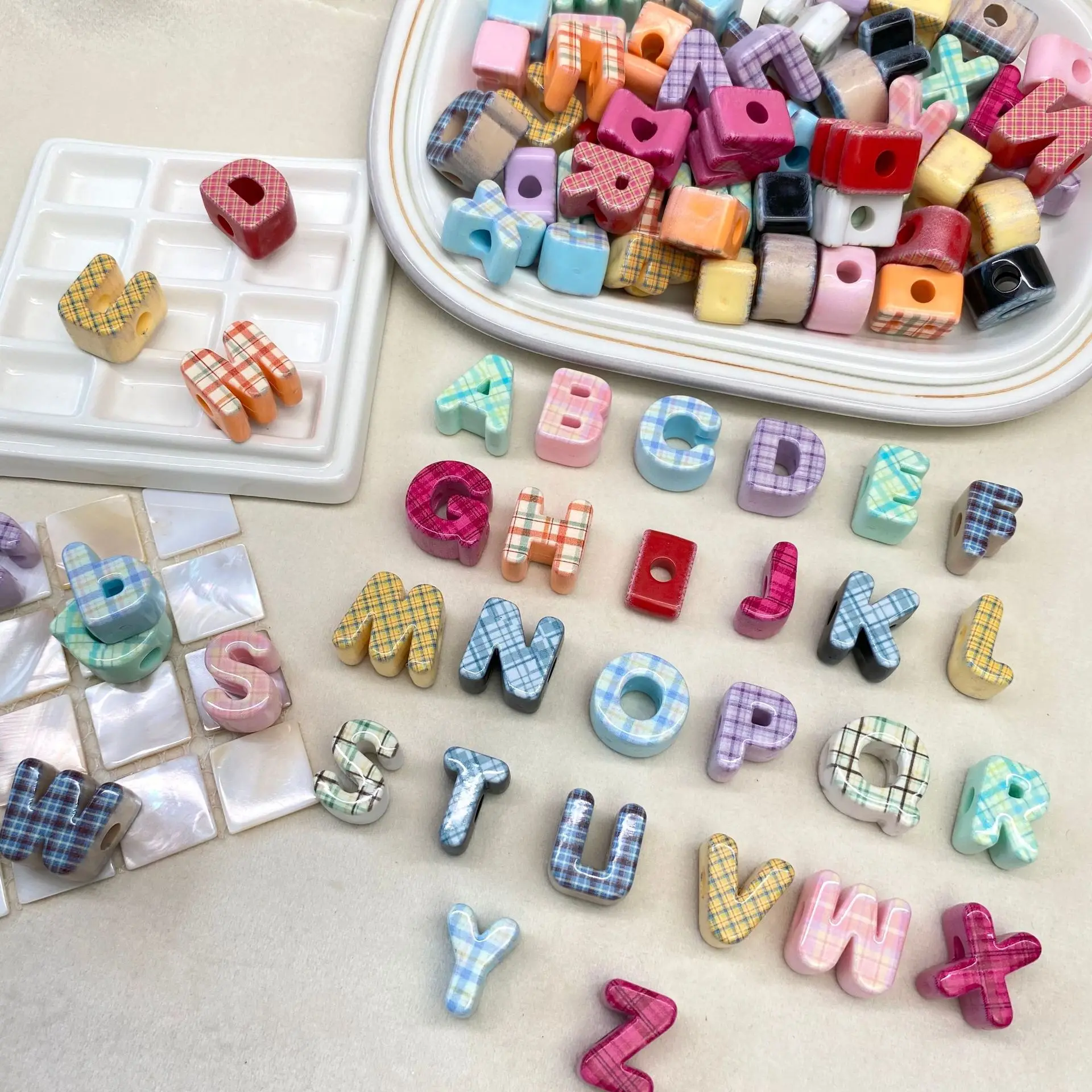 30/50/100 Stück/20 mm große Löcher Acryl Alphabet Buchstaben Perlen für DIY Telefon Kette Schlüsselanhänger Zubehör Materialien Lose Perlen – Detail 4