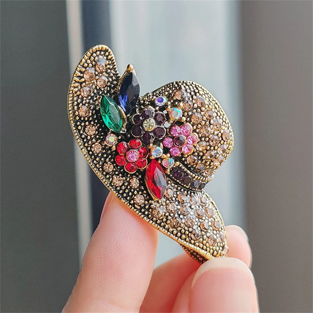 Vintage Fashion Antique Gold Color Rhinestone Hat Brooches for Women Wedding Corsage Accessories Pins High Quality