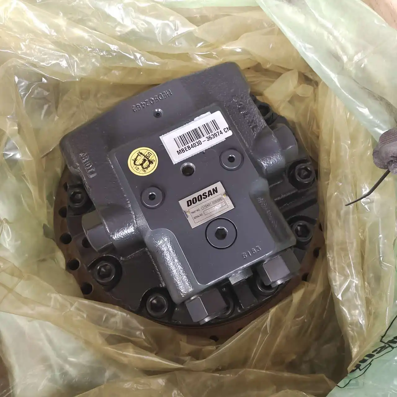 

Doosan Daewoo Hyunda i Excavator Accessories Original Hydraulic Spare parts Digger Travel Device 170401-00039B