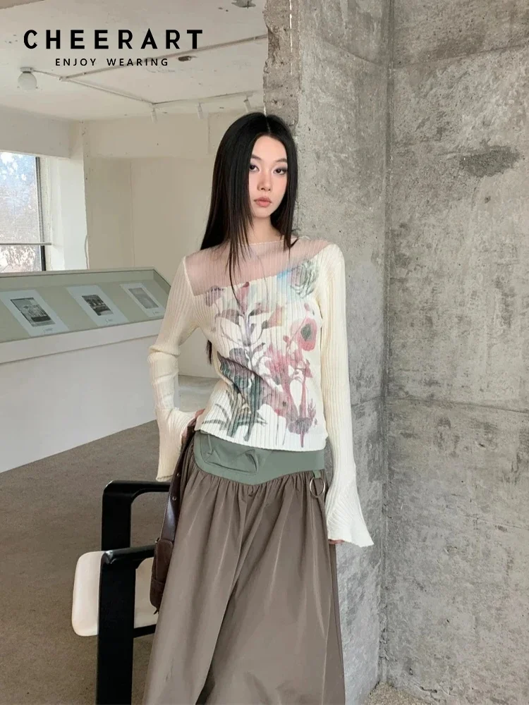 

CHEERART Ребристый вязаный топ с длинными рукавами и цветочным принтом для женщин, осень 2024, модный дизайнерский топ с расклешенными рукавами, милые футболки, осенняя одежда