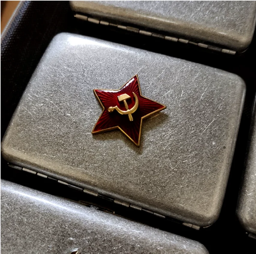 Soviet KGB Small Red Star 3D Sickle‑Hammer Cigarette Case, Antique Silver Knurled, Copper Material Reproduction