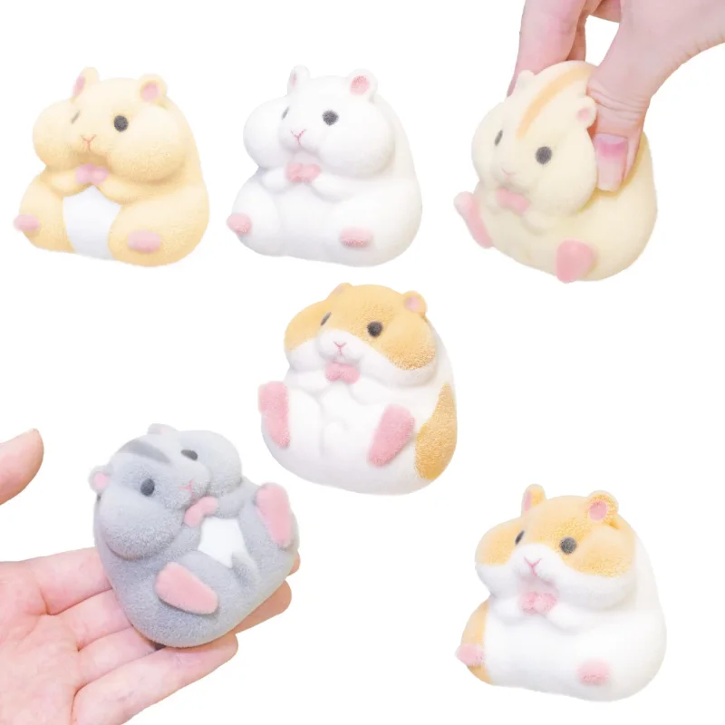 نموذج هامستر كاواي لطيف للغاية ، ألعاب كبسولة أصلية أصلية ، يمكن أن تقرص تخفيف التوتر ، ديكور سطح المكتب