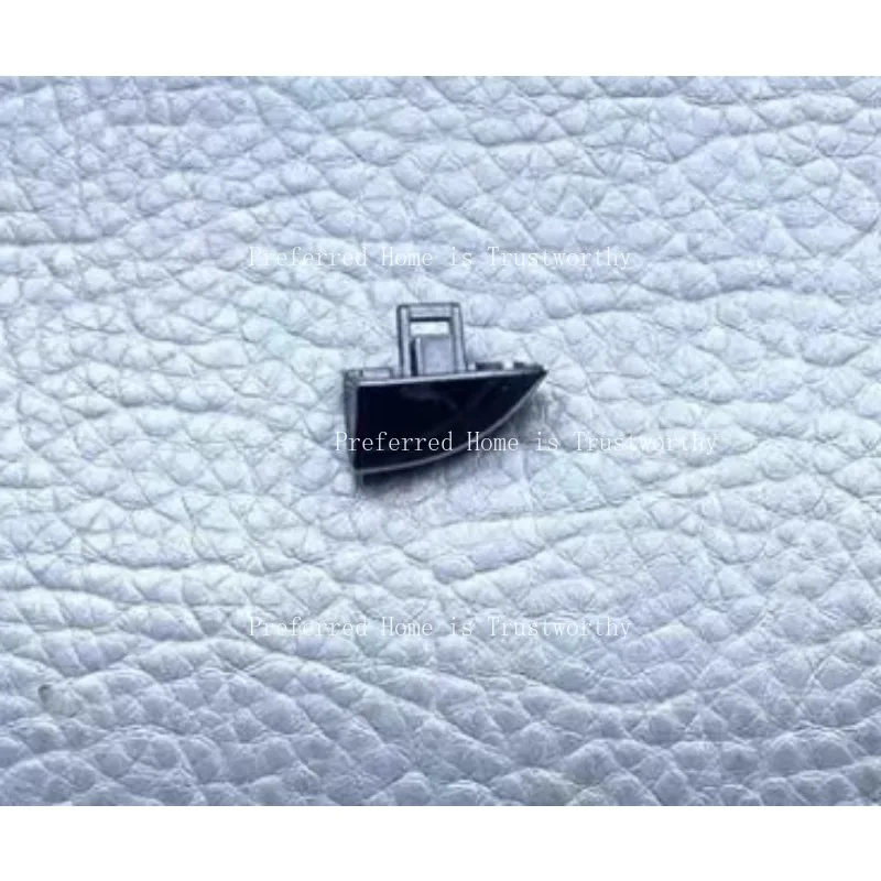 

Подходит для аксессуаров панели управления задним кондиционером, кнопок регулировки теплого воздуха, температуры и выхода воздуха.