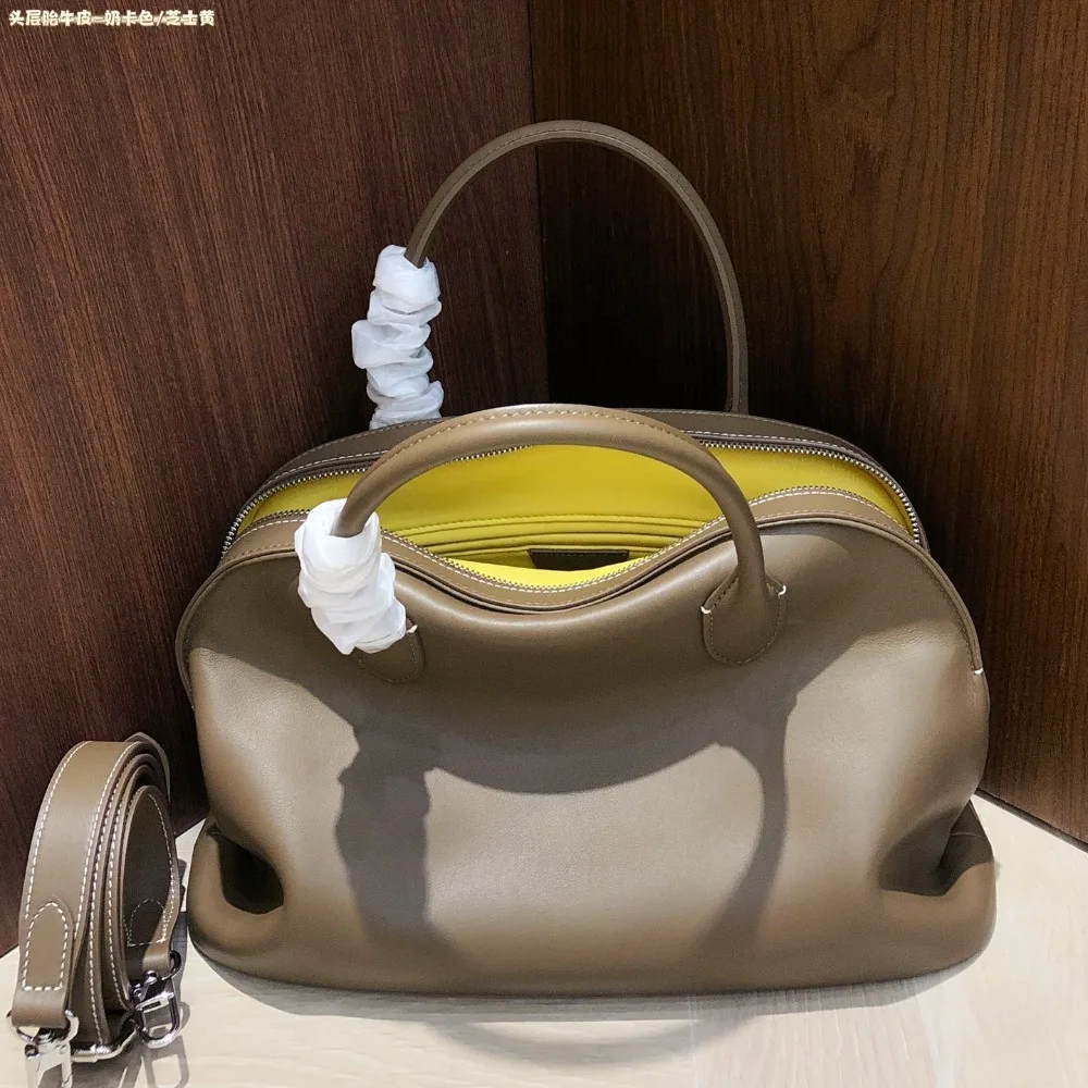 Light Luxury First-layer Cowhide Bowling Texture Unique Fashion Large-capacity Women's High-end Old Money Minimalist Handbag