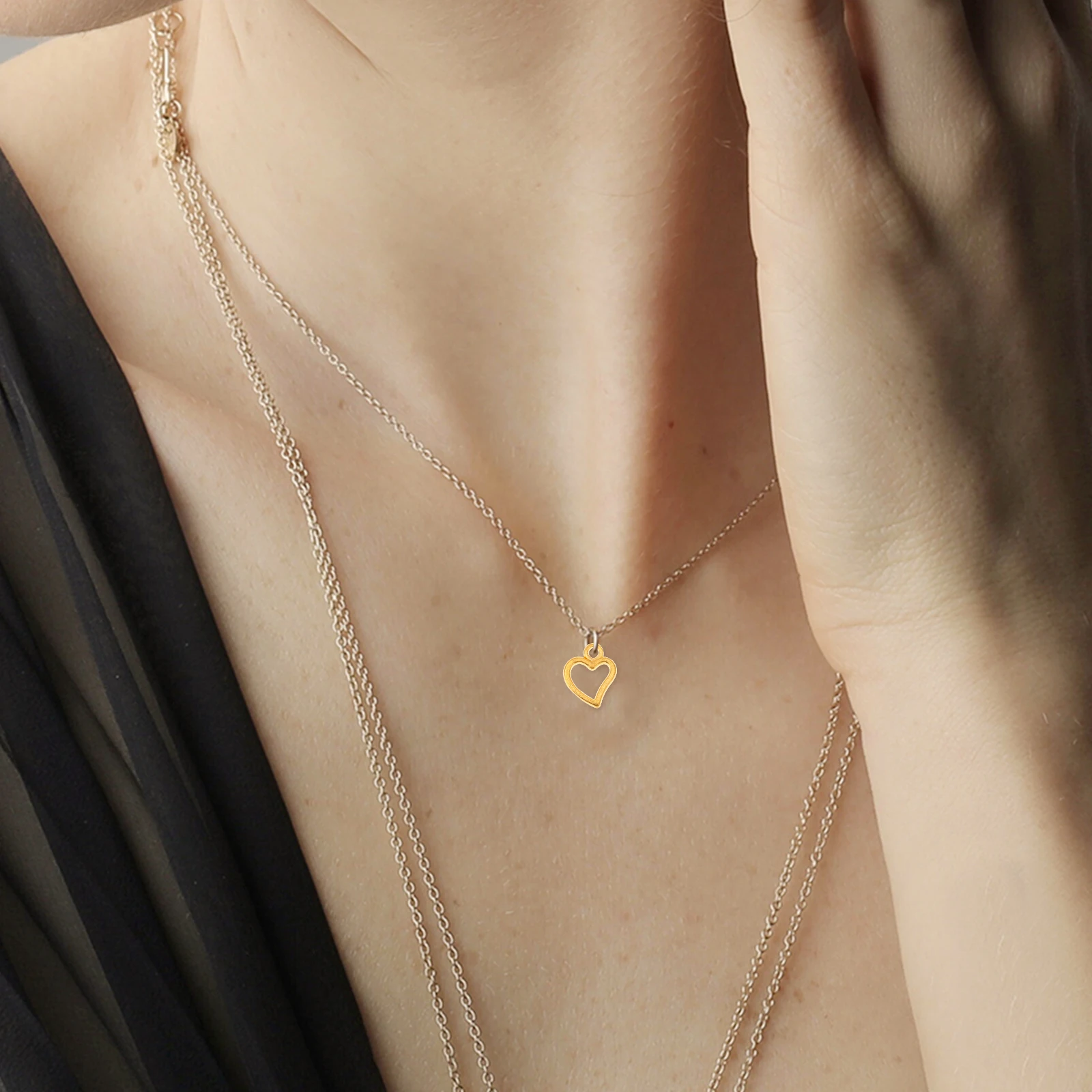 

100pcs Alloy Jewelry Accessories Heart Shaped DIY Pendants for Crafting Bracelets Earrings Keychains Sweater Chains Hollow