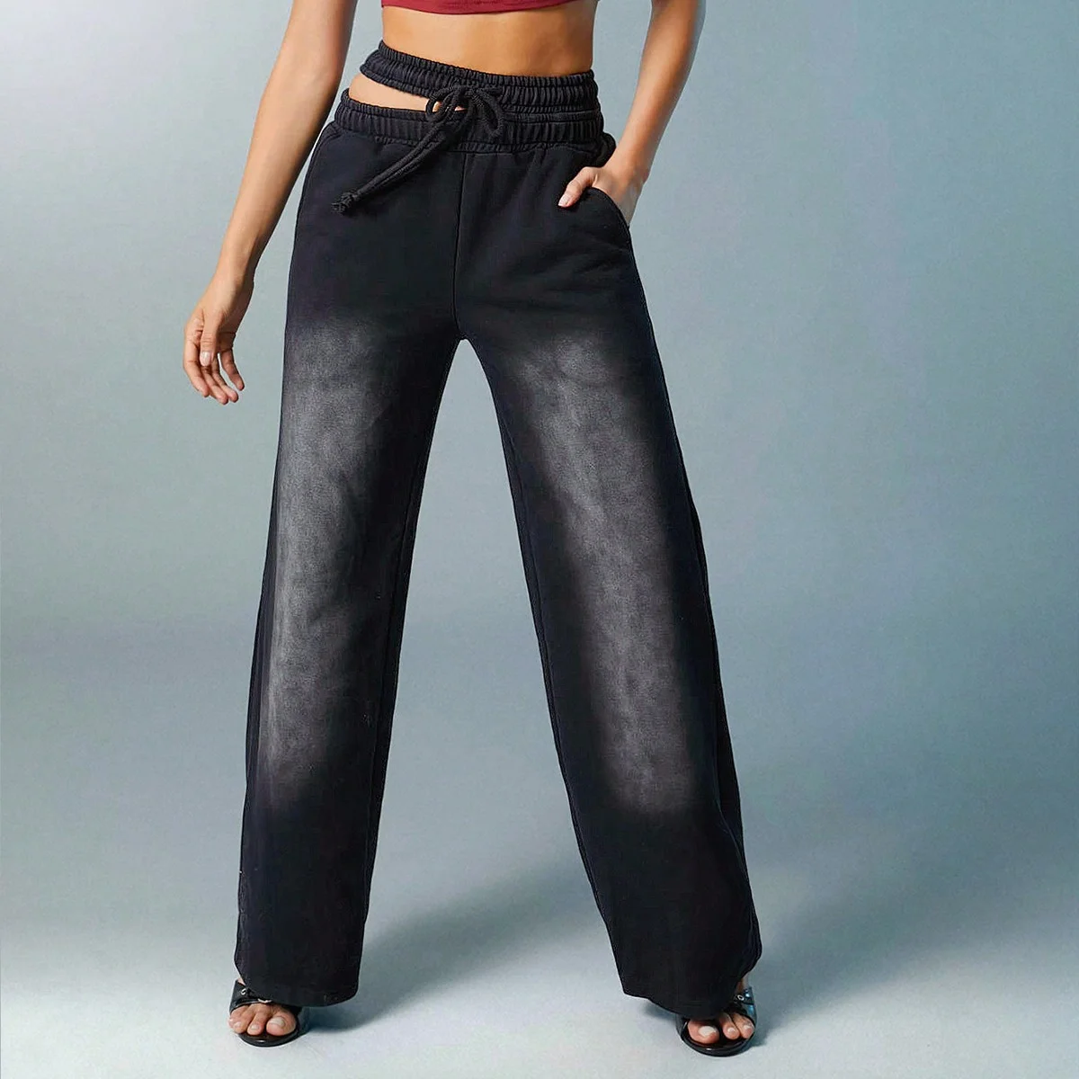 レトロな黒とグレーのジーンズ、レディースワイドレッグパンツ、2025年春と秋の最新ファッショントレンド、ゆったりとしたストレートレッグパンツ