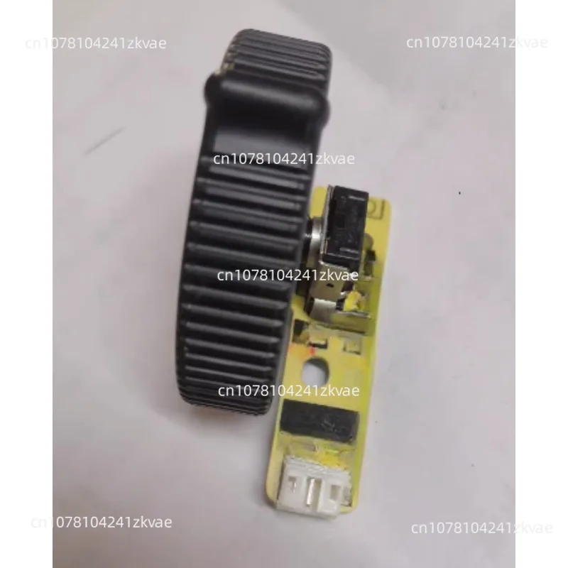 

A Set of Sliding Wheels for The Electronic Organ PSR-670